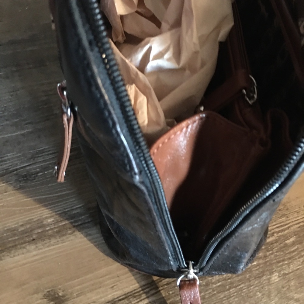 Tignanello hand bag - Picture 8 of 12